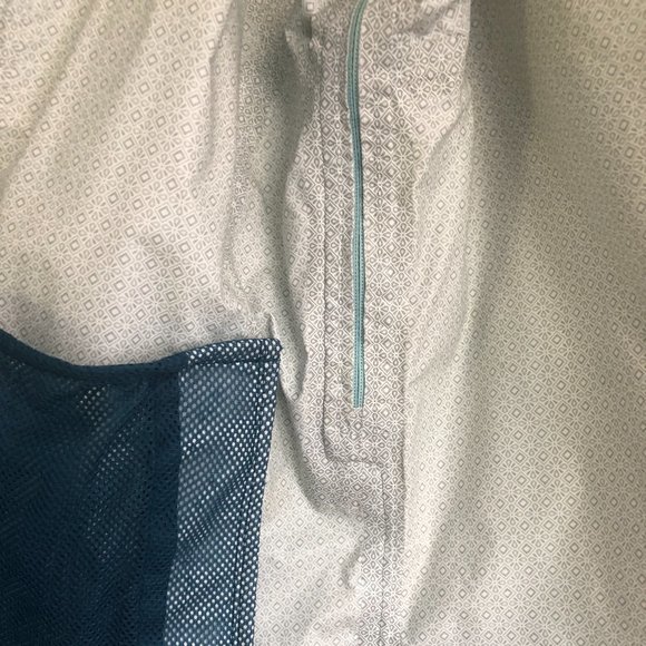 North Face Robin's Egg Blue Venture Rain Jacket - Picture 6 of 11